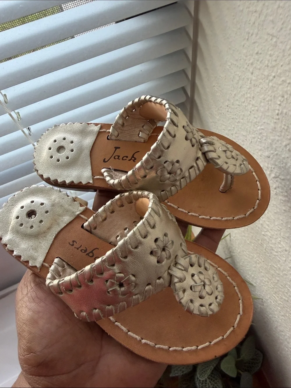 Jack Rogers Kids Metallic Silver Leather Thong Sandals